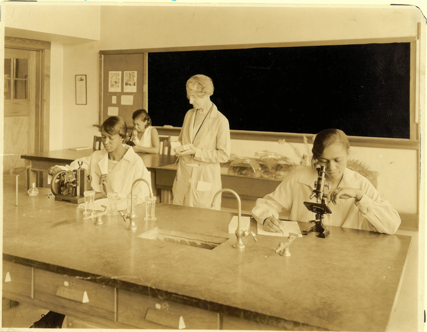 Spelman College's First Science Majors - Biology Class 1931